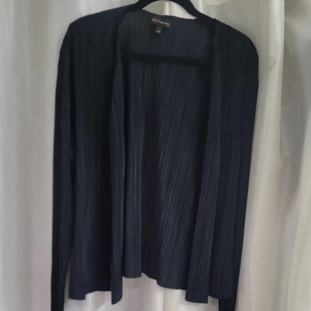 BOLD Elements Black Pleated Open Cardigan